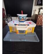 Vintage 1980 Fisher Price Little People Airport Jetport Terminal Only 93... - $18.34 CAD