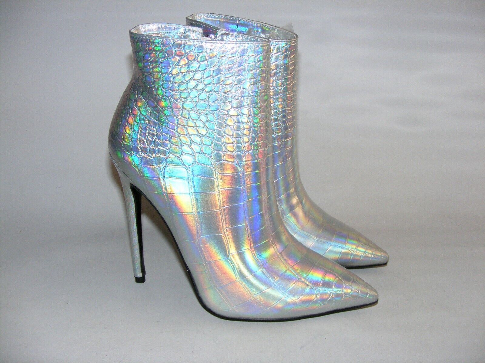 CEVARISAI Size 7 M Metallic Silver Stiletto 4&quot; Heels Bootie Boots Croc P... - $22.16