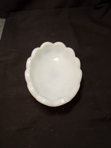 White Milk Glass Oval Candy Dish, Scalloped Rim, Thumbprint Honeycomb, S... - £14.92 GBP