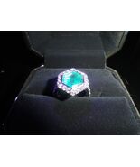 Ladies Emerald and Diamond Ring - $63,751.01 MXN