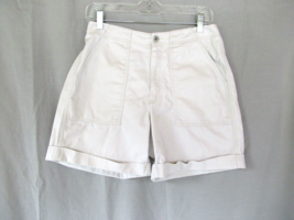 Liz Claiborne Lizwear Jeans shorts cuffs white Size 8 inseam 6&quot; - $13.67