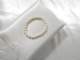 Department Store 7&quot; Simulated Glass Pearl Stretch Bracelet Y578 - £9.05 GBP