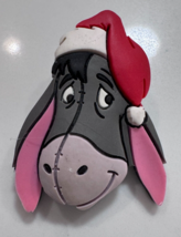 Disney Eeyore Christmas Rubber Santa Hat Winnie the Pooh Pin - €11,25 EUR