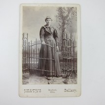 Cabinet Card Photograph Young Woman Fence Gate Heath Bradford Ohio 1890s Antique - £7.95 GBP