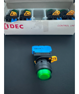 1PCS YW1L-MF2E10Q0G IDEC Momentary Green Push Button Switch - $299.52 MXN