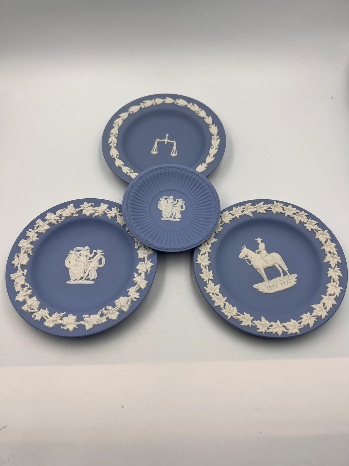 Wedgwood blue Jasperware Unusual Little Pin Dishes - £53.93 GBP