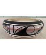 NATIVE AMERICAN NAVAJO SIGNED PASTEL &amp; BLACK POTTERY BOWL PLANTER - $651.95 MXN
