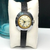Vintage Timex Ladies Mechanical Windup Wristwatch W/Date England Leather Band - £34.16 GBP