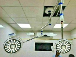 OT Surgery Light Common Arm Operating Lamp Ceiling mount Light Operation Theater - £2,019.46 GBP