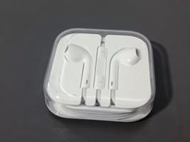 Apple EarPods 3.5mm MD827ZM/A w/ Remote & Mic for iPhone 4 5 6 7 8 X XR XS Max O - $16.62