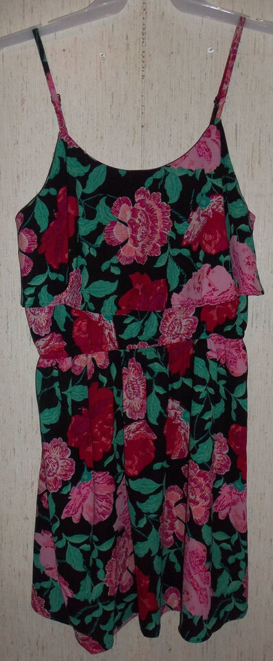 NWT WOMENS $50 ELLE BLACK W/ BRIGHT FLORAL PRINT TIERED DRESS  SIZE M - $25.20