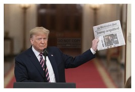 PRESIDENT DONALD TRUMP HOLDING TRUMP ACQUITTED NEWSPAPER 4X6 PHOTO - £8.32 GBP