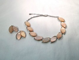 Vintage Pink Thermoset &amp; Silver Tone Choker Necklace &amp; Clip Earrings Set... - £30.76 GBP