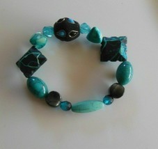 Large Chunky Embellished Blue Bead Stretch Bracelet Different Shapes/Sizes - $313.26 MXN