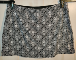 Excellent Womens Tranquility Black W/ White Floral Pull On Knit Skort Size Xl - £20.07 GBP