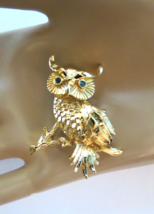 Vtg Monet Owl Brooch Brilliant Gold Tone Green Rhinestone Eyes 1.5&quot; High... - $24.00