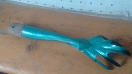 Garden weeder ---  vintage antique hand weeder tool with hardwood handle - $17.99