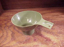 Vintage Earthgrown Green Plastic Canning Funnel - £6.34 GBP