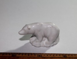 Wade Polar Bear Red Rose Tea Figurine Endangered Series 1999-2002 - England - $4.00