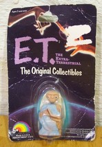 Vintage 1982 ET With Book  E.T. The Extra Terrestrial PVC FIGURE TOY 1980&#39;s - £15.24 GBP