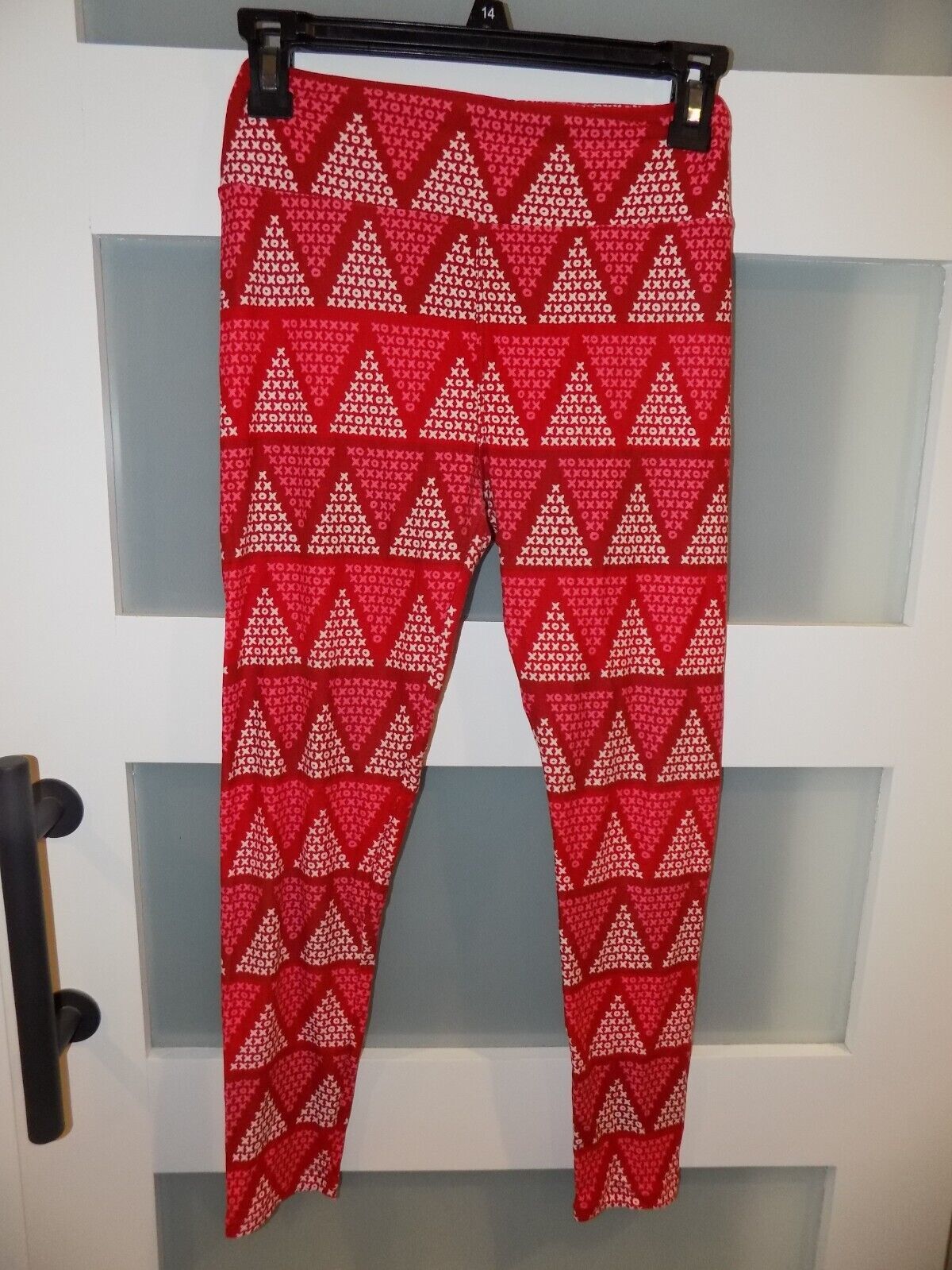 LuLaRoe XO Triangles Red Valentine Leggings Size OS Women&#39;s - $17.48