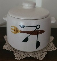 Vintage 1950&#39;s Westbend Bean Pot ~ Kitchen Ceramic Crock w/Lid &amp; Side Ha... - £35.25 GBP