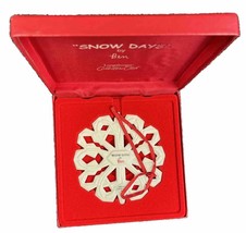 Longaberger Collectors Club &quot;Snow Days&quot; by Ben 2004 Snowflake Ornament - £8.23 GBP