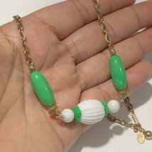 1970 vintage Avon”come summer” green white lucite gold tone necklace 18” - €20,75 EUR