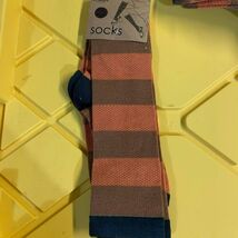 O&#39;Neill Socks Knee High 1 Pair Cute Design Stripe Pattern Women - $4.03 CAD