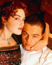 Titanic Kate Winslet puts arm around Leonardo Di Caprio 24x36 inch movie poster - £23.68 GBP