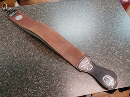 Vintage Medal Of Award 813 Razor Strop - $922.49 MXN