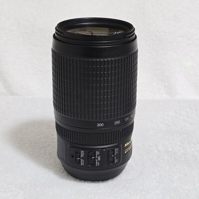 Nikon AF-S VR Zoom-Nikkor 70-300mm F/4.5-5.6G IF-ED Lens w/ Caps Item image 7