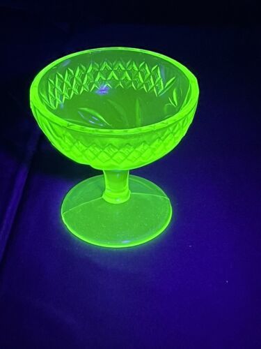 Green Floral Diamond Band 1920s U.S. Glass Uranium Sherbet Goblet - $14.99