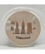 Vintage New York  City Landmarks Souvenir Powder Puff Mirror Compact NYC - $27.64 CAD