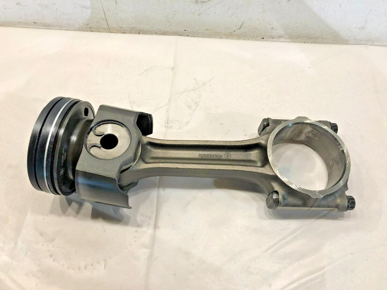 Primary image for DETROIT DIESEL 60 SERIES 14.0L ENGINE CAST PISTON & CONNECTING ROD 23525605 OEM