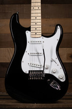Squier Affinity Series™ Stratocaster®, Maple Fingerboard, White Pickguard, Black - £197.53 GBP