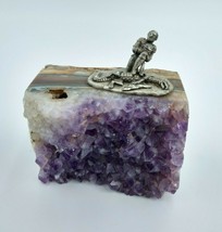 Purple Amethyst Agate Base Pewter Man in Armor Kneeling on Dragon Figuri... - £24.95 GBP