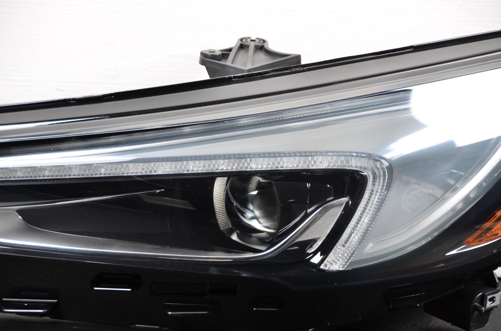 2018 2019 2020 2021 Buick Enclave LED Headlight Left Driver Side Genuine OEM Item image 2
