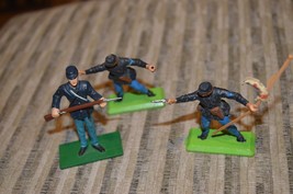 Lot of 3 Union Civil War Soldiers, Metal base, Britains Deetail - £15.73 GBP