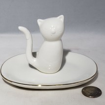 White Cat RIng Holder Oval Trinket Gold Trim Tri-Coastal Design 2015 Made in USA - £7.19 GBP