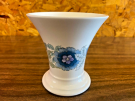 Vintage Wedgwood Bone China CLEMENTINE Posy Vase Bell Shaped Beautiful Condition - £10.58 GBP