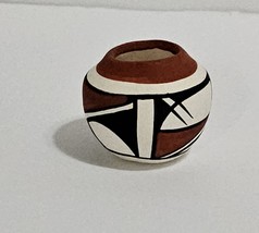 Isleta Pueblo Miniature Polychrome Pottery Art Signed YO 3/4&quot;  - £20.45 GBP