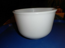 Vintage Glasbake White Milk Glass Mixing Batter Bowl Made For Sunbeam #1 - £18.37 GBP