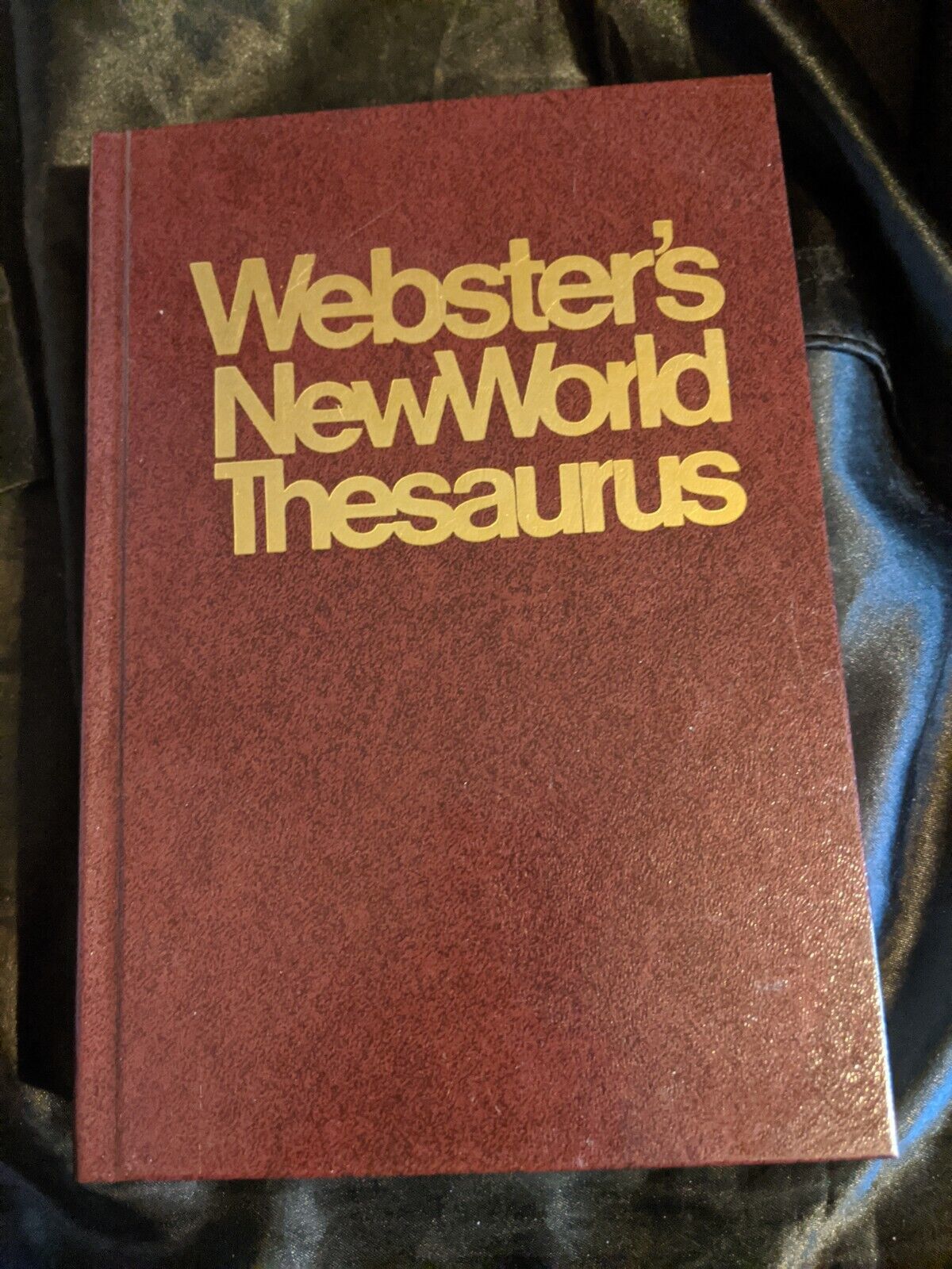 Webster&#39;s New World Thesaurus by Laird Charlton - $21.77