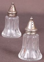 VINTAGE CLEAR CUT GLASS Salt &amp; Pepper Shakers-Mid Century Kitchenware-Ro... - £25.76 GBP
