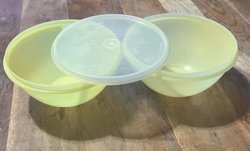 2 Vintage Tupperware Wonderlier Bowls #235 Yellow SHEER Lid #228-18 - $13.84