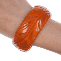 8&quot; c1940&#39;s Carved Bakelite Bangle Butterscotch - $173.25