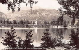 Colorado Molle ~ Chapel Attraverso Lago Presso Broadmoor Hotel ~1940s Vero Foto - £8.45 GBP
