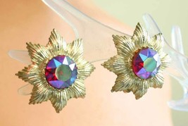 Iridescent Red Rhinestone Gold-tone Flower Clip Earrings 1960s vintage 1 1/4&quot; - £9.60 GBP