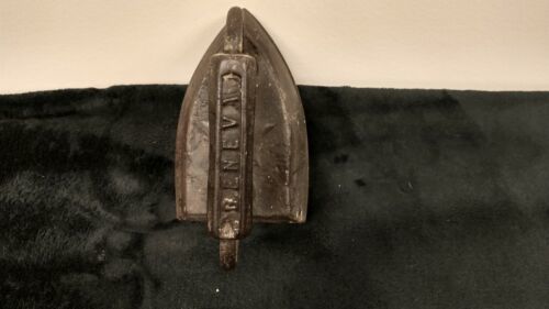 Vintage Geneva Star #6 Cast Iron Hand Iron Heavy No Cracks - $10.80